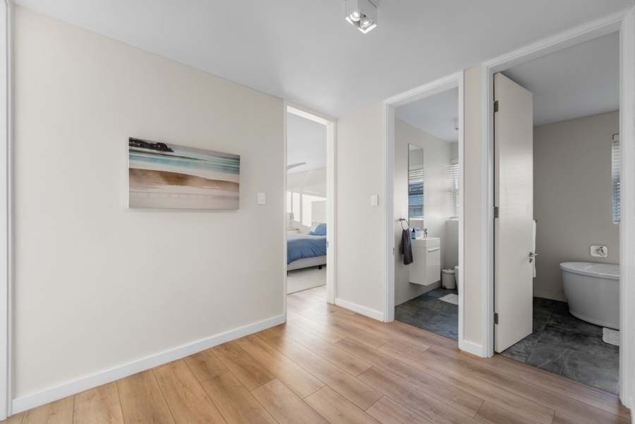 To Let 4 Bedroom Property for Rent in Sea Point Western Cape